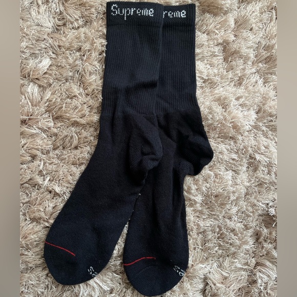 Supreme Black Men's Socks - Picture 1 of 3